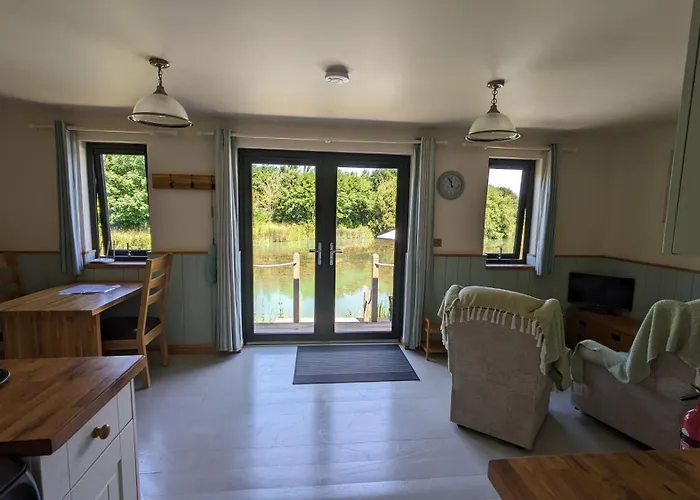Lynstone Lakes