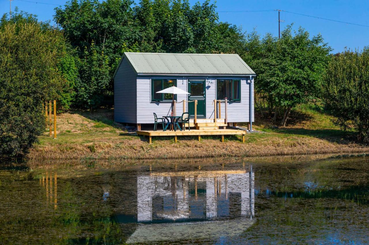 Lynstone Lakes * Bude