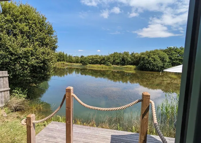 Lynstone Lakes